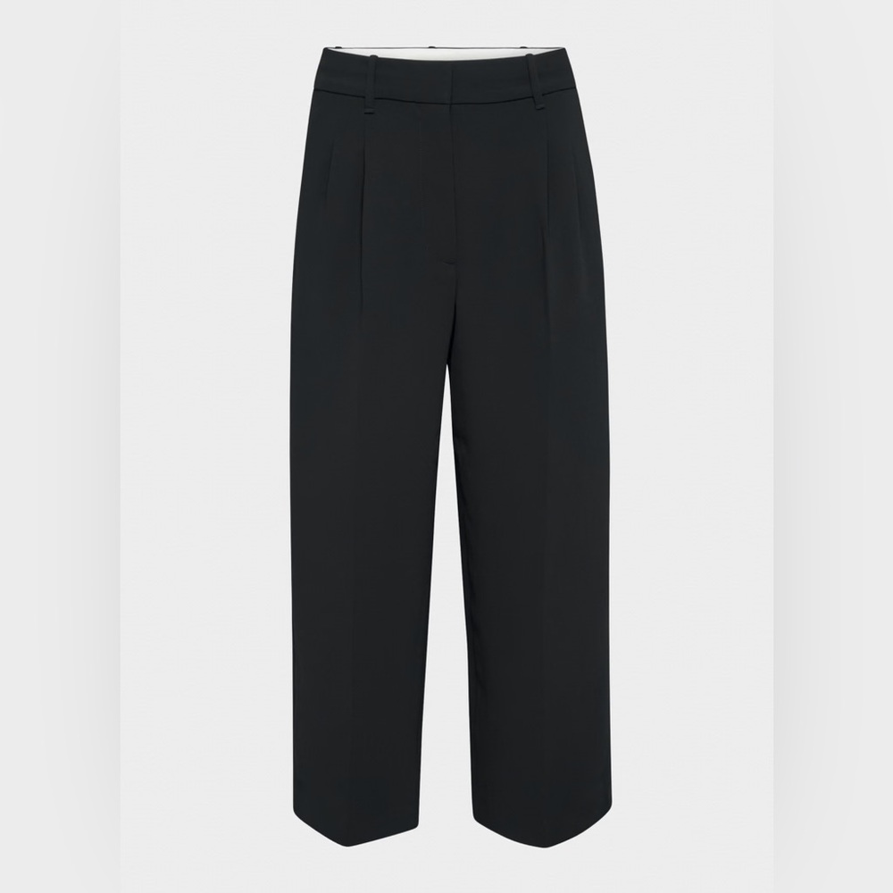 NWOT Aritzia Wilfred Effortless Cropped Pant - black, size 4